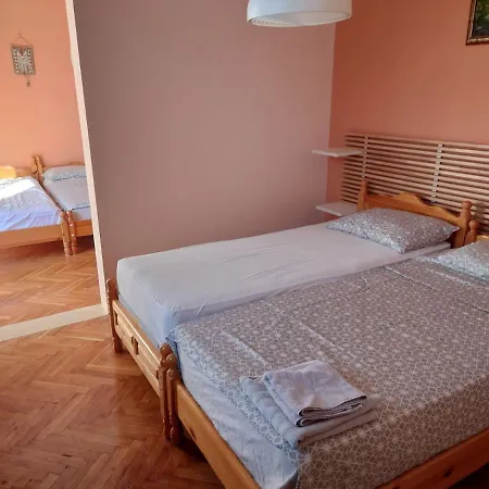 Apartman Yanov's *