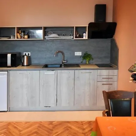 Yanov's Apartman *